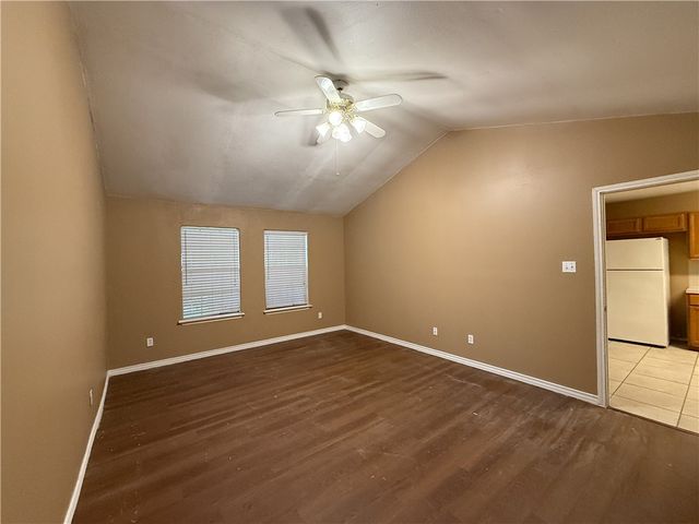 1818 Rodd Field E2, Corpus Christi, TX 78412