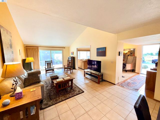 123 Ironwood, Oakland, CA 94605