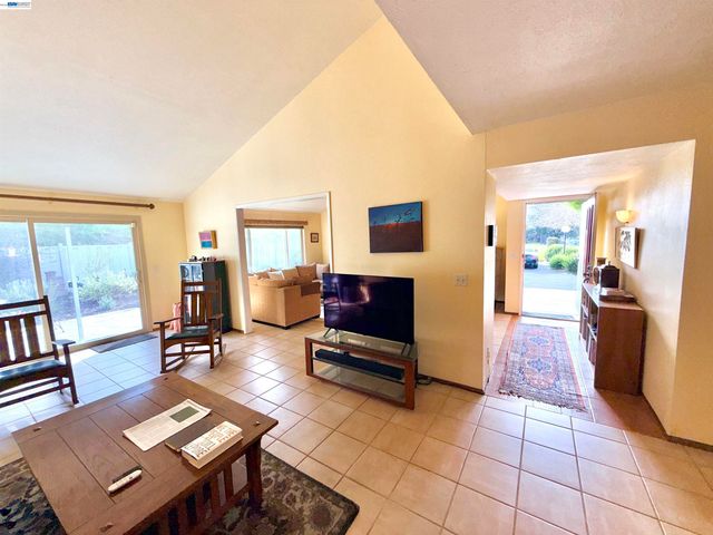 123 Ironwood, Oakland, CA 94605