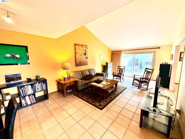 123 Ironwood, Oakland, CA 94605