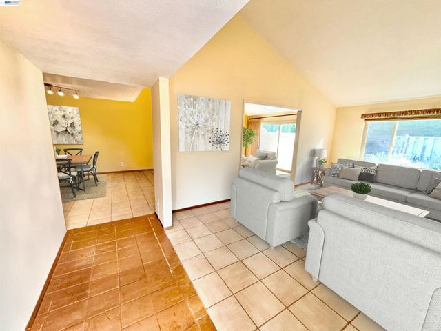 123 Ironwood, Oakland, CA 94605