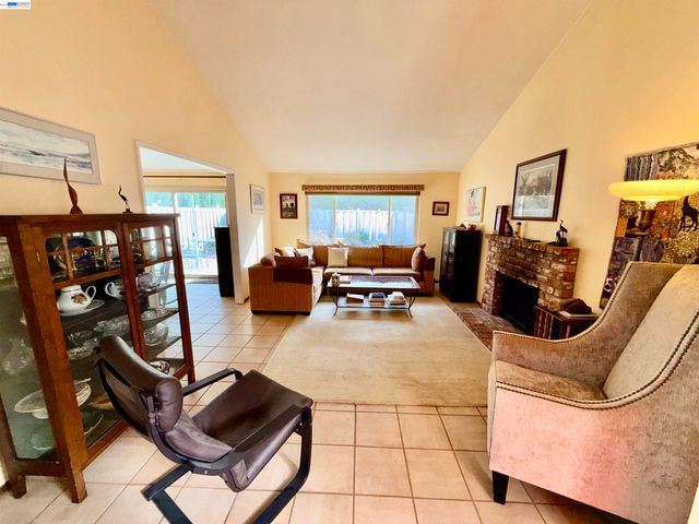 123 Ironwood, Oakland, CA 94605