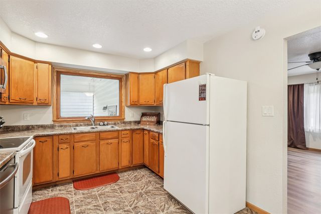 501 W Hutchings Street, Winterset, IA 50273