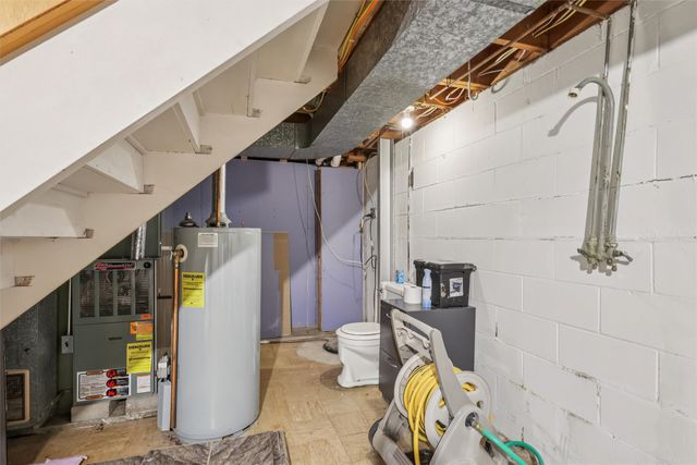 501 W Hutchings Street, Winterset, IA 50273