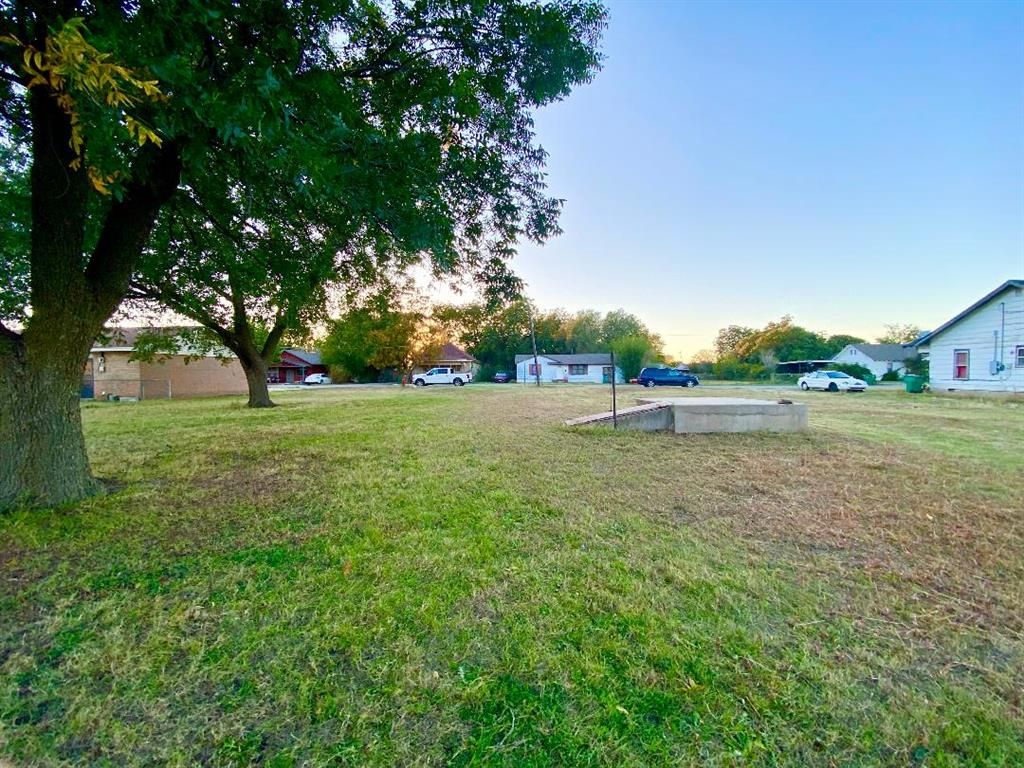 Image 1 of property listing at 414 N Hardin Street, Mangum, OK 73554