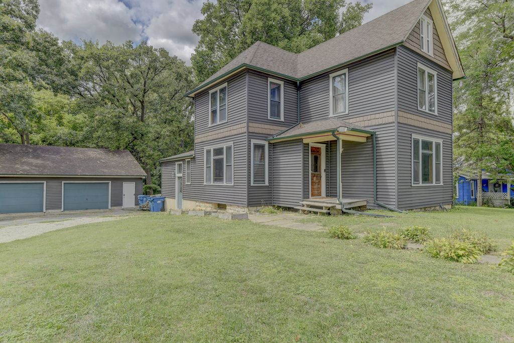 1322 Benton Street, Crete, IL 60417