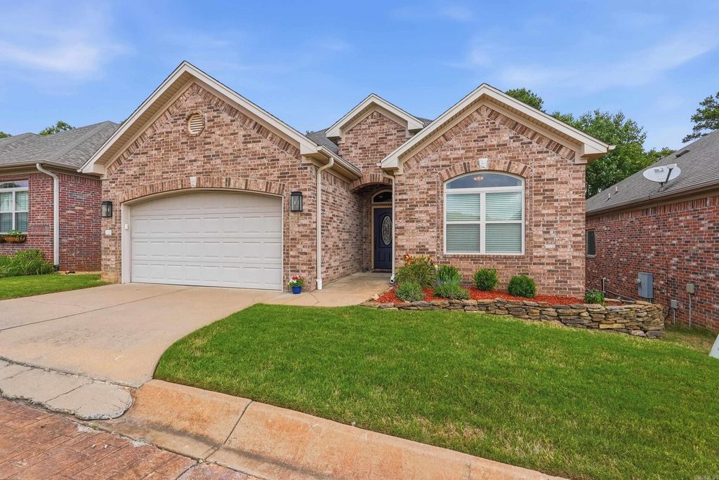 18 Pennsylvania Court, Little Rock, AR 72223