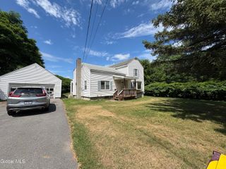 160 Plant Road, Halfmoon, NY 12065