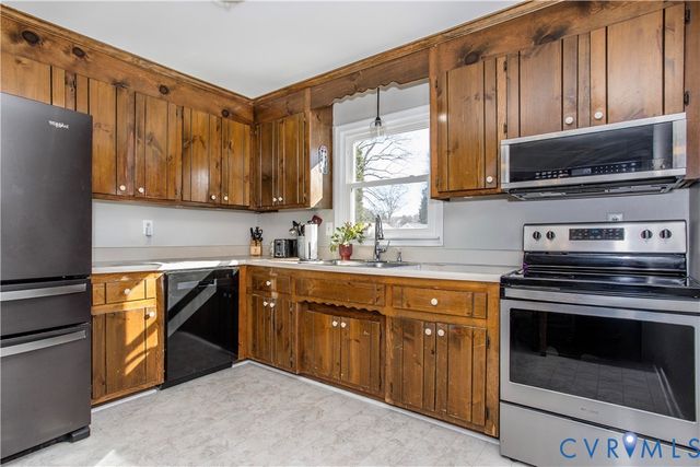 10818 Timonium Dr, Chester, VA 23831