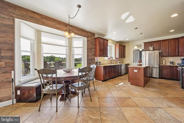 127 WHITE CEDAR DR, Sicklerville, NJ 08081