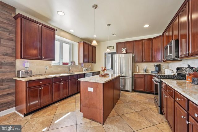 127 WHITE CEDAR DR, Sicklerville, NJ 08081