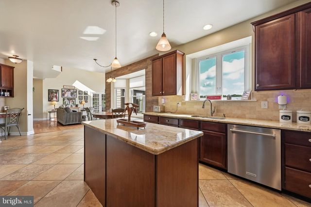 127 WHITE CEDAR DR, Sicklerville, NJ 08081