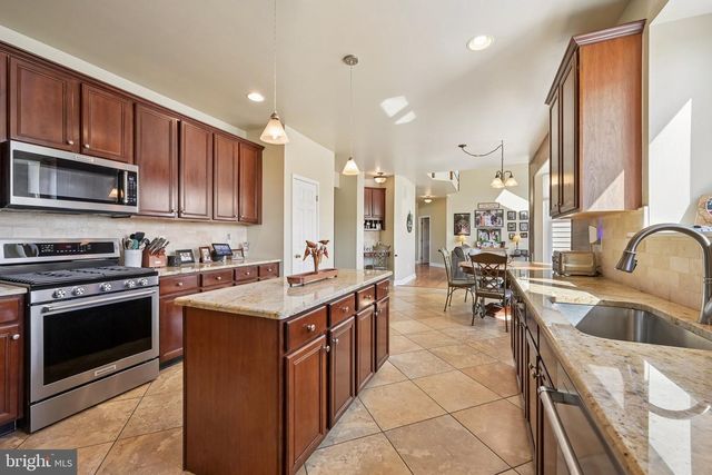 127 WHITE CEDAR DR, Sicklerville, NJ 08081