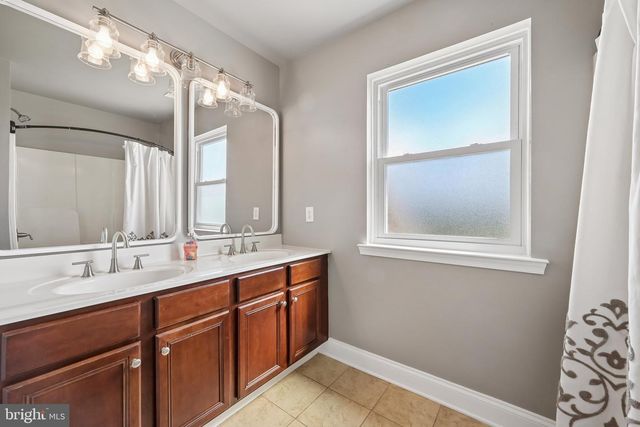 127 WHITE CEDAR DR, Sicklerville, NJ 08081