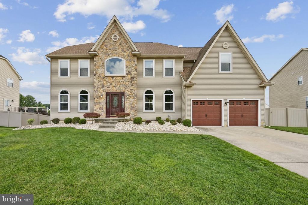 127 WHITE CEDAR DR, Sicklerville, NJ 08081