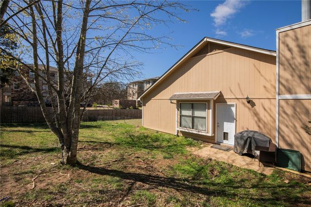 2173 E Stearns Street, Fayetteville, AR 72703