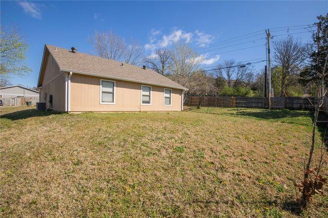 2173 E Stearns Street, Fayetteville, AR 72703