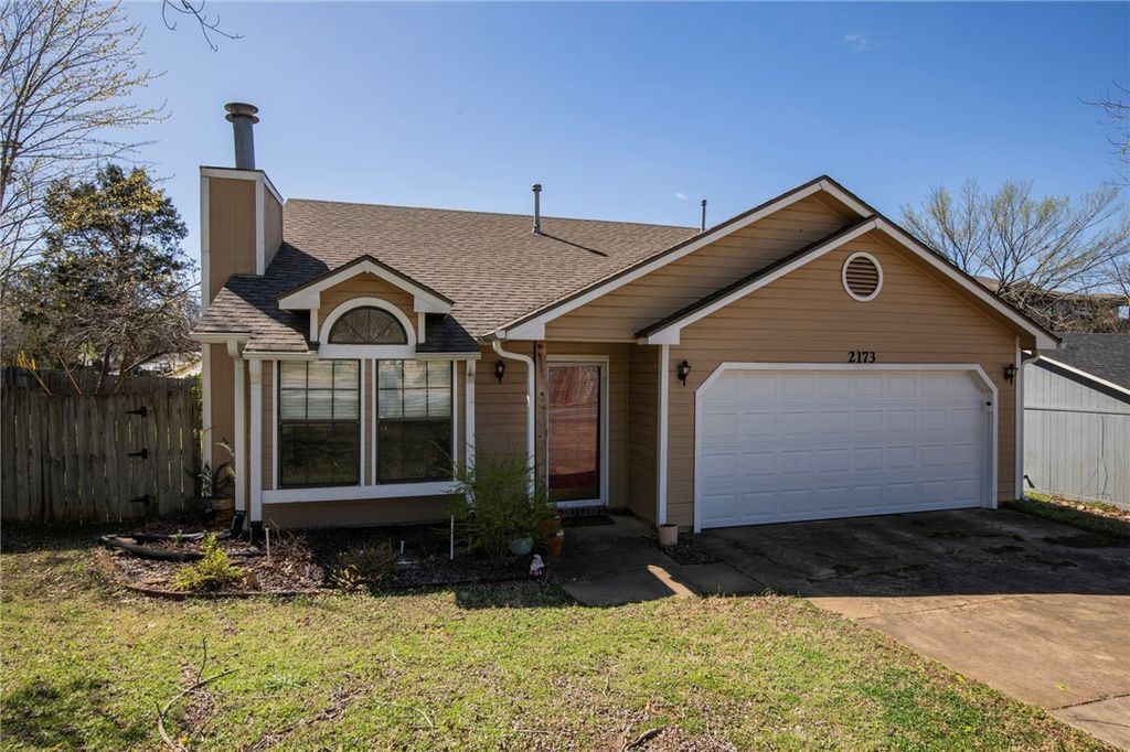 2173 E Stearns Street, Fayetteville, AR 72703