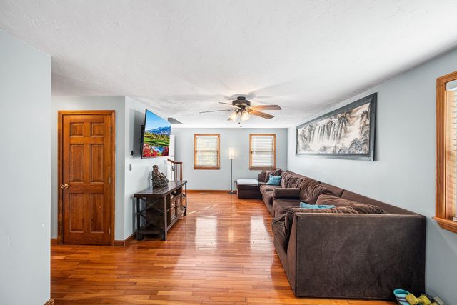 30 Constance Dr, Lowell, MA 01854