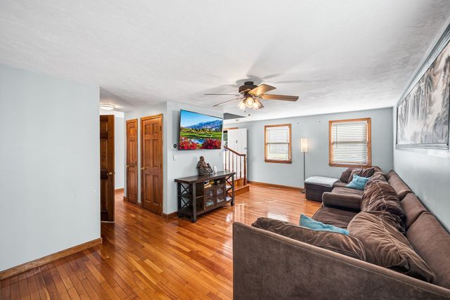 30 Constance Dr, Lowell, MA 01854