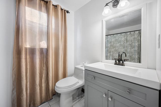 30 Constance Dr, Lowell, MA 01854