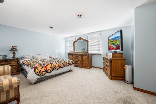 30 Constance Dr, Lowell, MA 01854