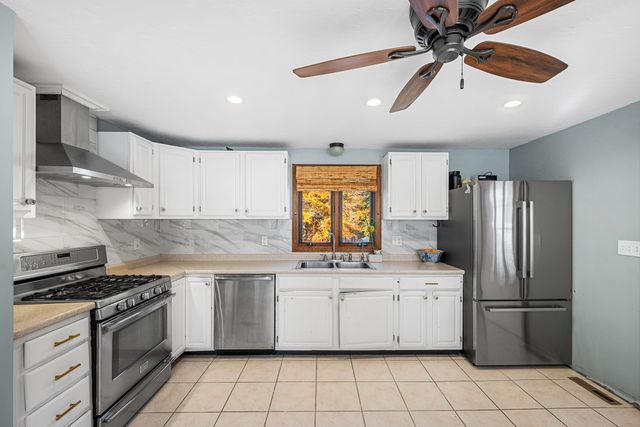 30 Constance Dr, Lowell, MA 01854