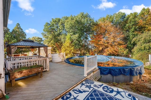 30 Constance Dr, Lowell, MA 01854