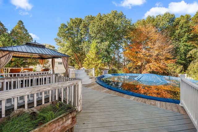 30 Constance Dr, Lowell, MA 01854