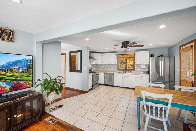 30 Constance Dr, Lowell, MA 01854