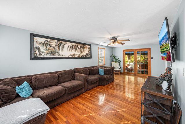 30 Constance Dr, Lowell, MA 01854