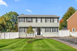 30 Constance Dr, Lowell, MA 01854