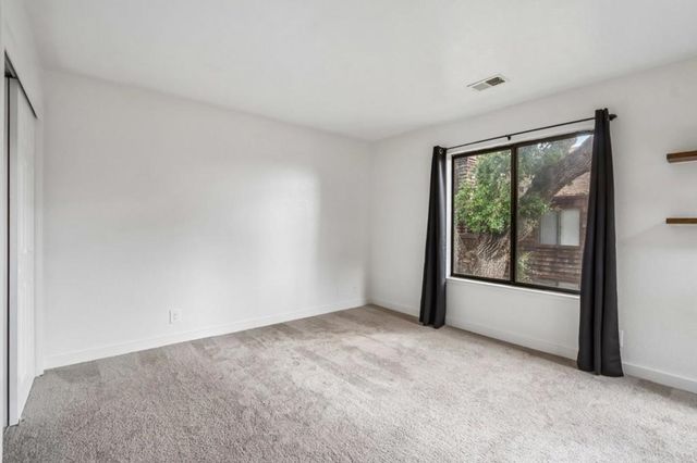 1555 Hecker Pass Road E201, Gilroy, CA 95020