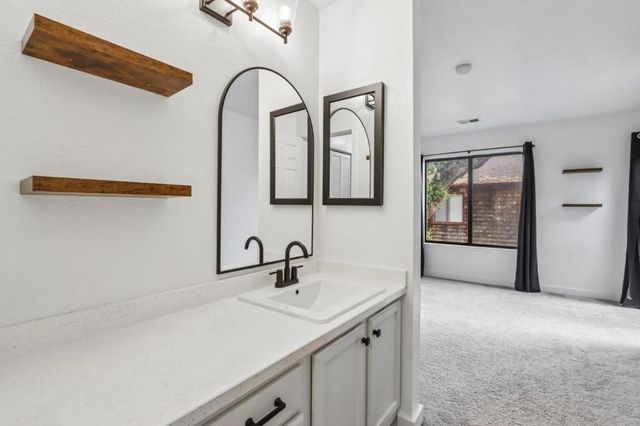 1555 Hecker Pass Road E201, Gilroy, CA 95020