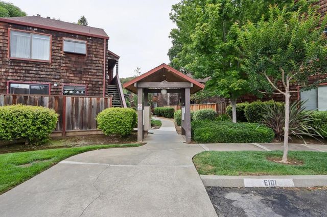 1555 Hecker Pass Road E201, Gilroy, CA 95020