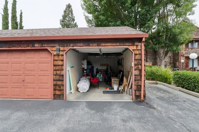 1555 Hecker Pass Road E201, Gilroy, CA 95020