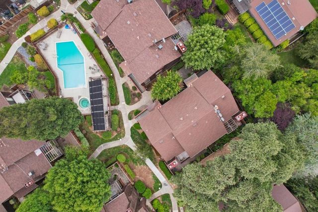 1555 Hecker Pass Road E201, Gilroy, CA 95020