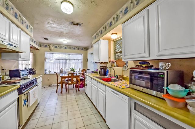 5314 Moonshadows Drive, Humble, TX 77346
