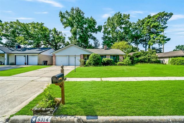 5314 Moonshadows Drive, Humble, TX 77346