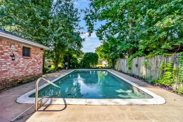 5314 Moonshadows Drive, Humble, TX 77346