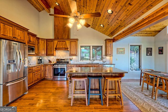 9406 Bridge Creek Road, Tiger, GA 30576