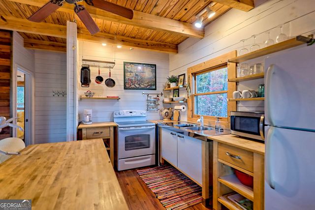 9406 Bridge Creek Road, Tiger, GA 30576