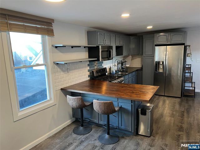 120 Stone Street 3, Newark, NJ 07104