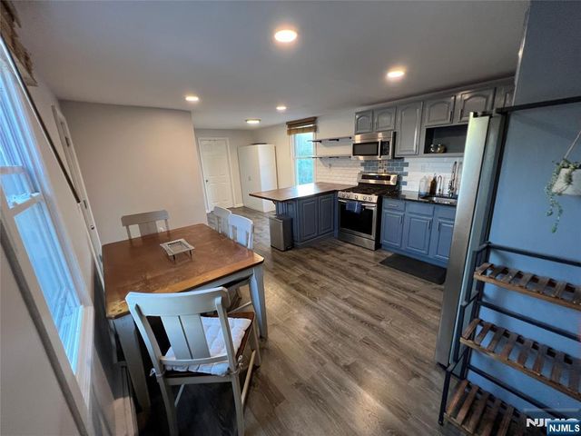 120 Stone Street 3, Newark, NJ 07104
