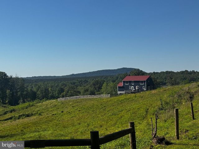 59 HARRY SETTLE RD, Castleton, VA 22716