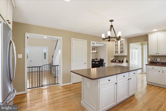 59 HARRY SETTLE RD, Castleton, VA 22716