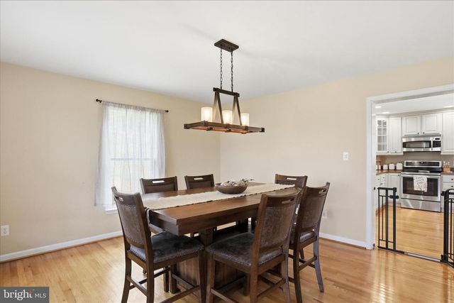 59 HARRY SETTLE RD, Castleton, VA 22716