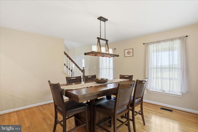 59 HARRY SETTLE RD, Castleton, VA 22716