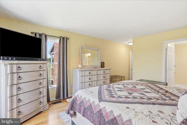 59 HARRY SETTLE RD, Castleton, VA 22716