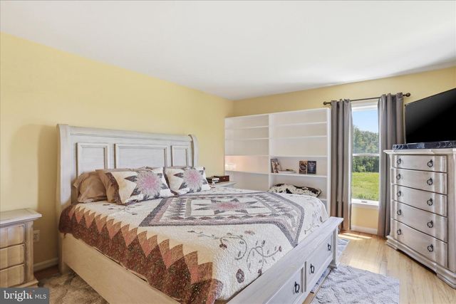 59 HARRY SETTLE RD, Castleton, VA 22716